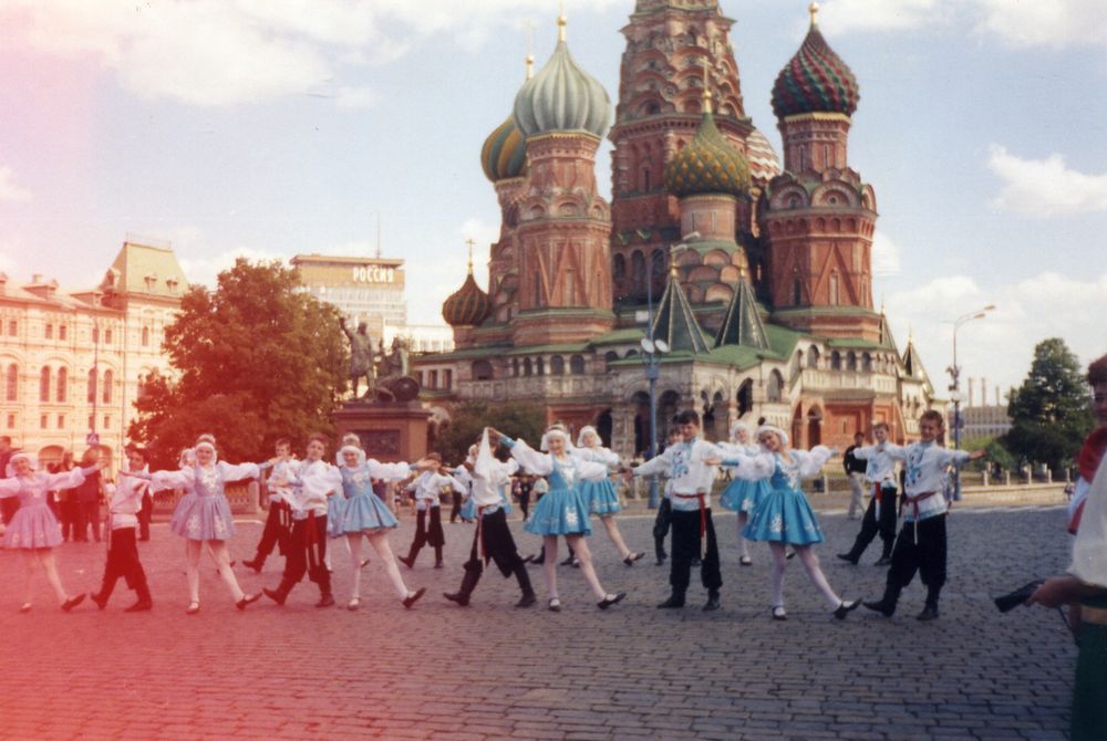 2000 - Россия, Москва - участник международного фестиваля "Детство без границ"