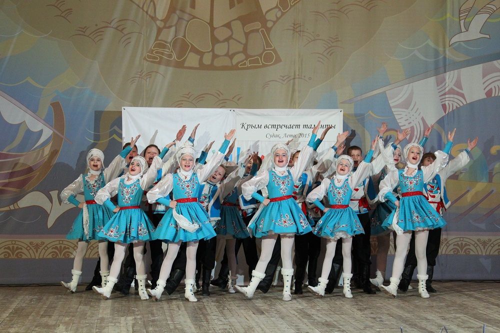 2015 - Крым, Судак - III Международный фестиваль « Крым встречает таланты»