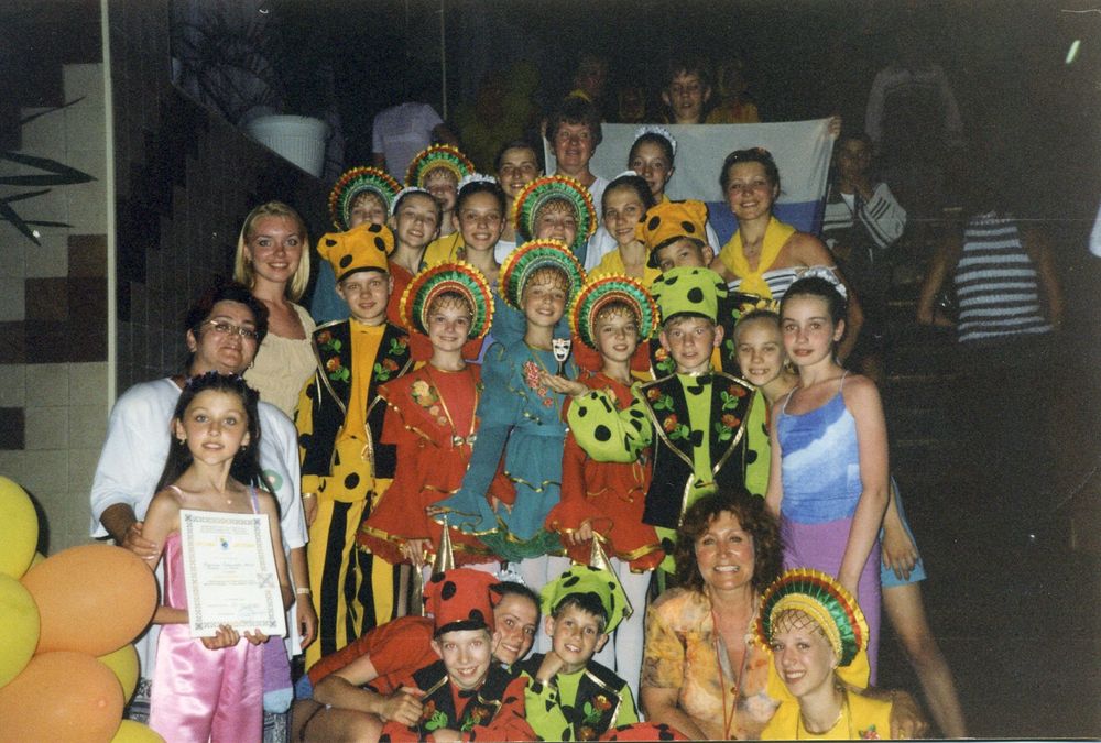 2002 - Болгария, Солнечный берег - лауреат I степени международного конкурса «Морское созвездие - Солнце. Молодость. Красота»