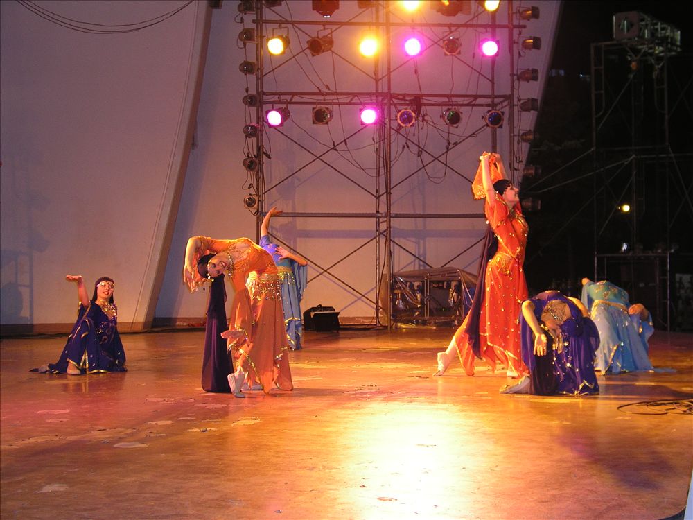 2005 - Южная Корея, Сеул, Пусан, Масан, Чинджу - участник международного театрального фестиваля, фестиваля динозавров, мирового чайного фестиваля